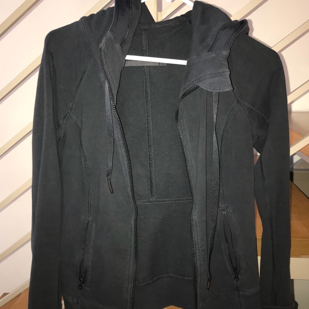 Lululemon jacket size 6.